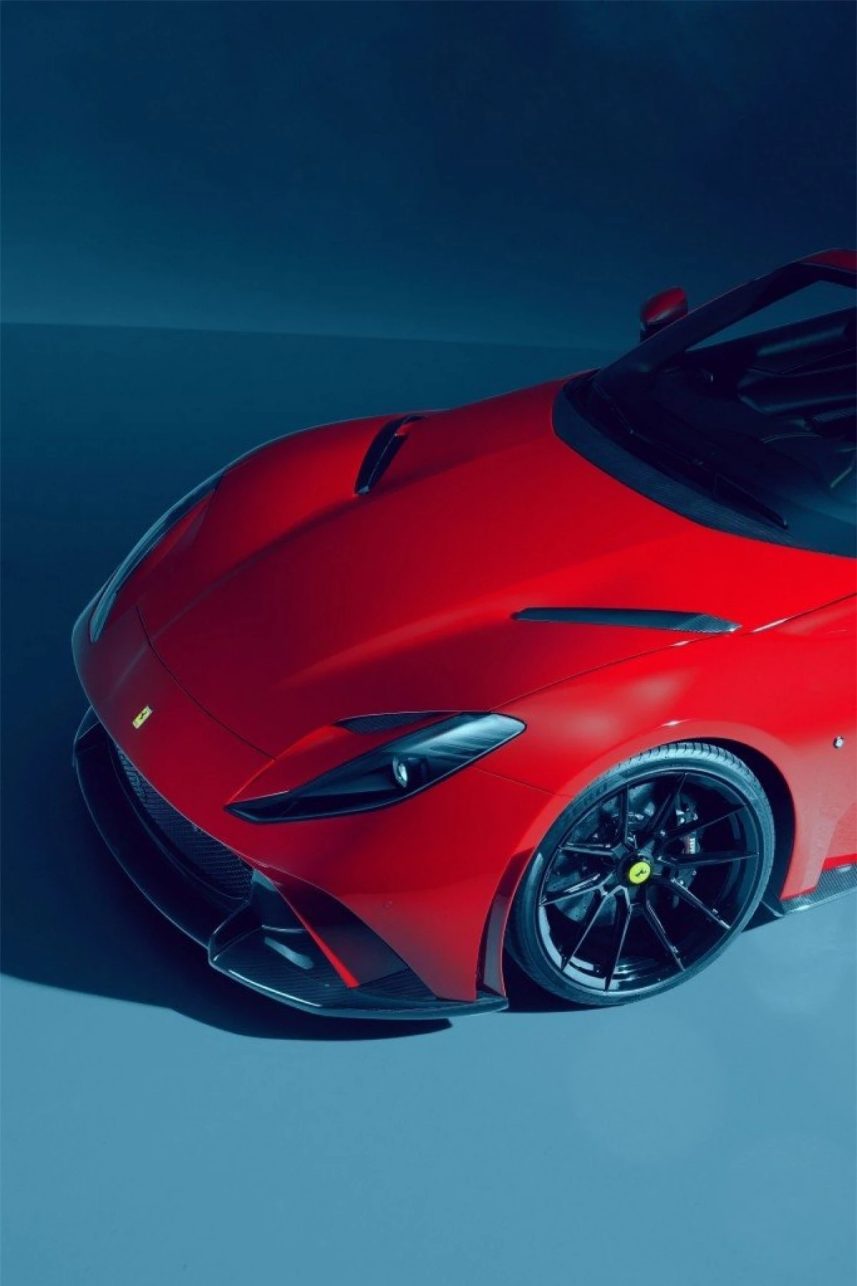 Với bộ nâng cấp này, khối động cơ V12 hút khí tự nhiên, dung tích 6.5 lít của Ferrari 812 GTS có thể tạo ra công suất cực đại 840 mã lực tại vòng tua máy 8.750 vòng/phút cùng mô-men xoắn cực đại 751 Nm tại vòng tua máy 7.300 vòng/phút.