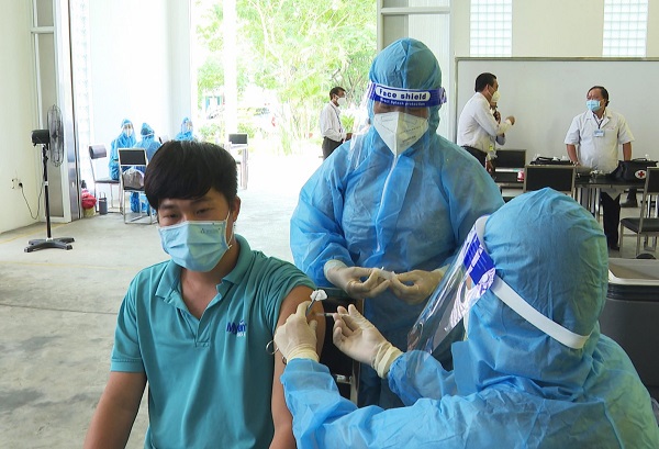 Trà Vinh: Hơn 26.000 công nhân được tiêm vaccine 