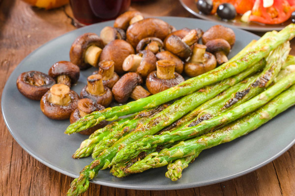 5 loại rau được ví là "thuốc làm tan cục máu đông", bảo vệ mạch máu vượt trội, tất cả đều bán rất nhiều ở Việt Nam