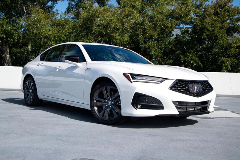 4. Acura TLX 2021 (giá khởi điểm: 38.525 USD).