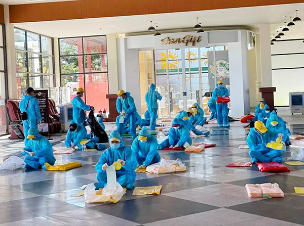 Đà Nẵng: Hỗ trợ thực phẩm cho người dân khó khăn trong “7 ngày ở yên một chỗ”