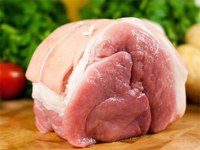 
Thịt có chứa chất tạo nạc thường mỡ khổ rất mỏng. Ảnh minh họa
