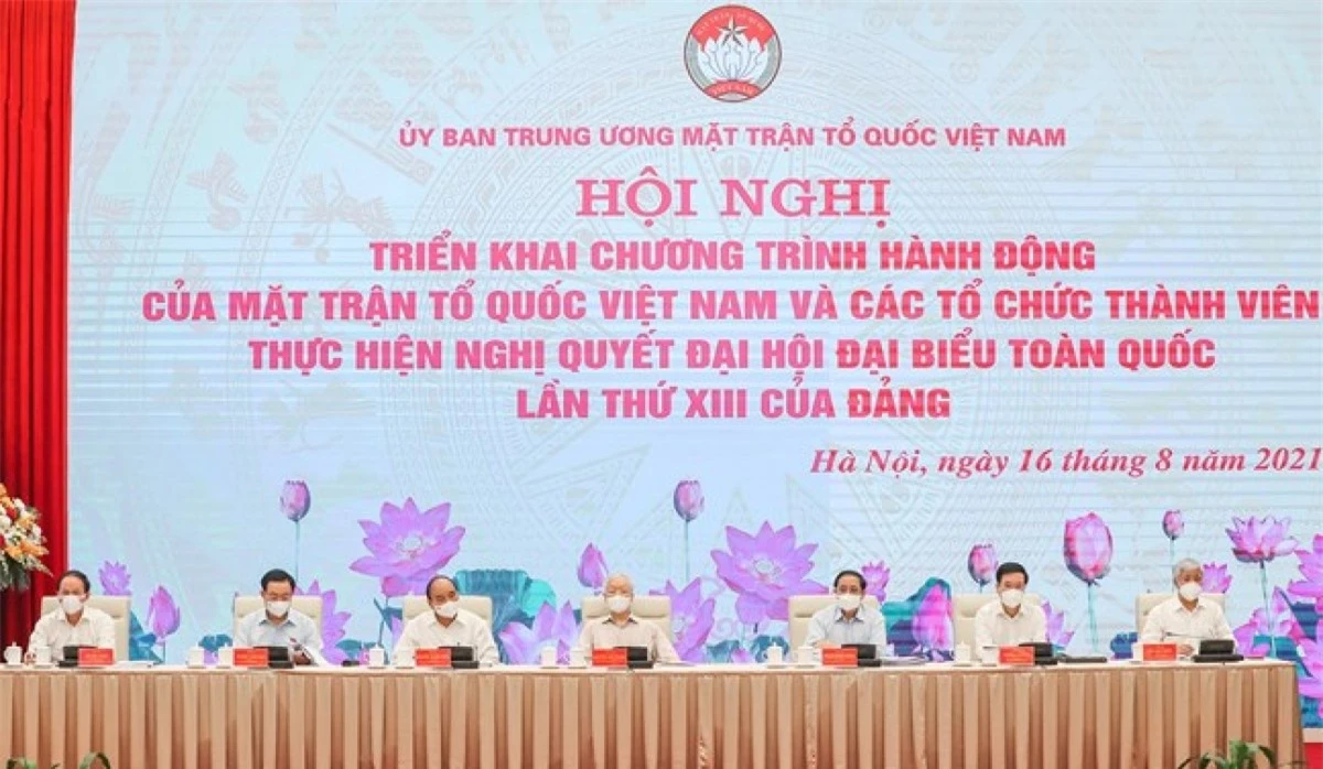 Tổng Bí thư Nguyễn Phú Trọng, Chủ tịch nước Nguyễn Xuân Phúc, Thủ tướng Chính phủ Phạm Minh Chính, Chủ tịch Quốc Hội Vương Đình Huệ, Thường trực Ban Bí thư Võ Văn Thưởng, Chủ tịch Ủy ban Trung ương MTTQ Việt Nam Đỗ Văn Chiến chủ trì Hội nghị