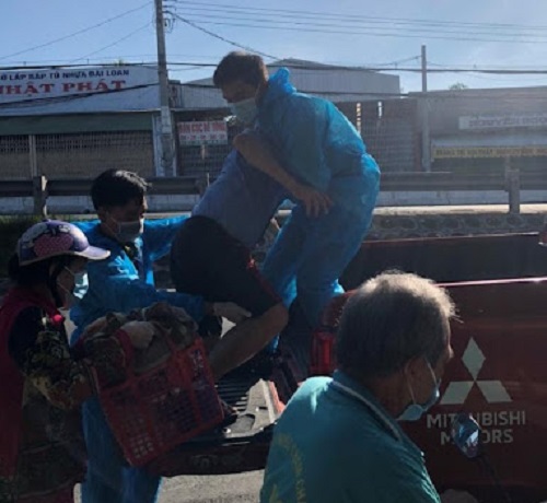 Công an An Giang giúp dân vượt cơn nguy kịch