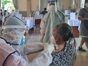 Tiền Giang: Cần thêm trên 2,7 triệu liều vaccine để đạt miễn dịch cộng đồng