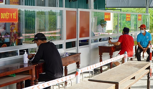 Thừa Thiên Huế: Phạt và thu phí cách ly đối với người dân tự ý từ vùng dịch trở về 