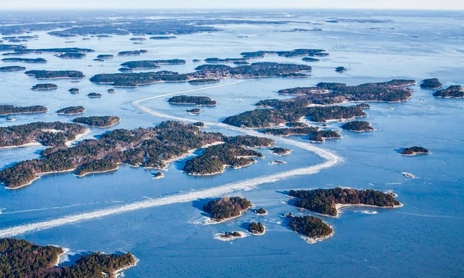 World Atlas thống kê quần đảo Stockholm có tổng cộng 30.000 hòn đảo lớn nhỏ. Đây là quần đảo lớn nhất ở Thụy Điển, đồng thời là quần đảo lớn thứ hai ở biển Baltic.