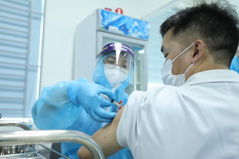 Hà Nội: Không quy định về hộ khẩu với đối tượng tiêm vaccine COVID-19