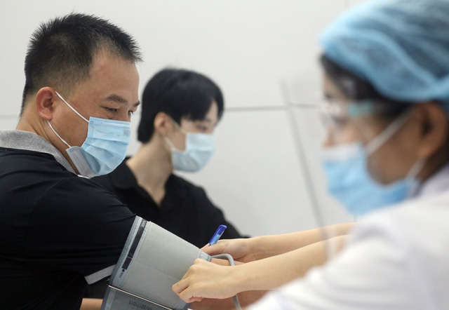  "Bí ẩn" hội chứng "áo choàng trắng” khi tiêm vaccine COVID-19