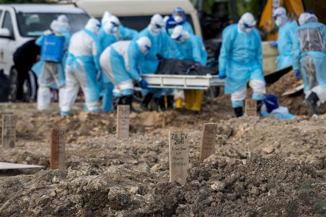 COVID-19 tới 6 giờ ngày 17/8: Thế giới 208 triệu người mắc bệnh; Đức giới thiệu vaccine thế hệ mới