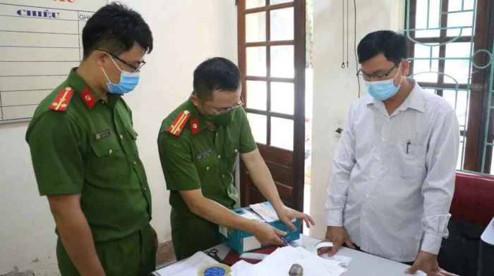 Công an tỉnh Nghệ An điều tra, cũng cố hồ sơ bắt giữ 4 cán bộ xã Hợp Thành