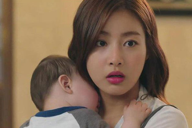 Con mới được 6 tháng đã ly hôn, bế con ra khỏi nhà chồng, 5 năm sau con dâu làm 1 việc khiến mẹ chồng chết không nhắm mắt