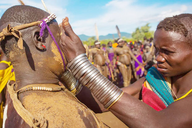 Độc đáo cách chọn bạn đời của phụ nữ bộ lạc Mekan