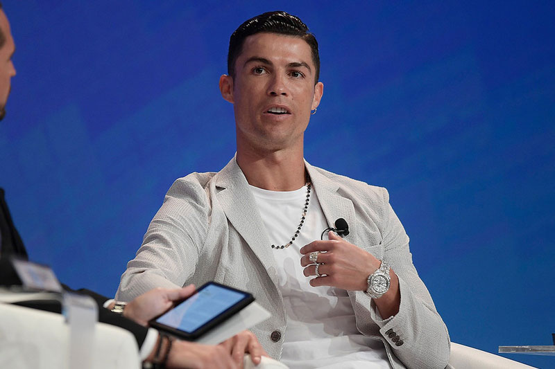 Ngắm bộ sưu tập đồng hồ kim cương đắt giá của Ronaldo