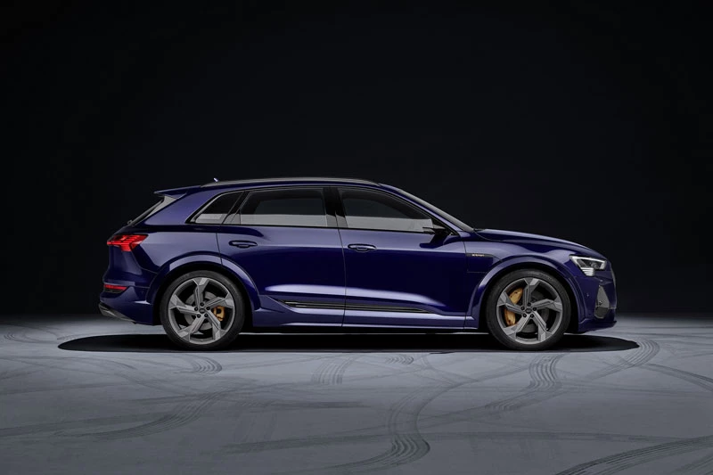 Audi e-tron S 2022.