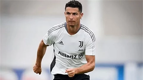 Ronaldo giận dữ vì tin đồn trở lại Real Madrid