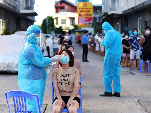 Sau 3 ngày “ở yên một chỗ”, Đà Nẵng phát hiện 350 ca mắc mới 