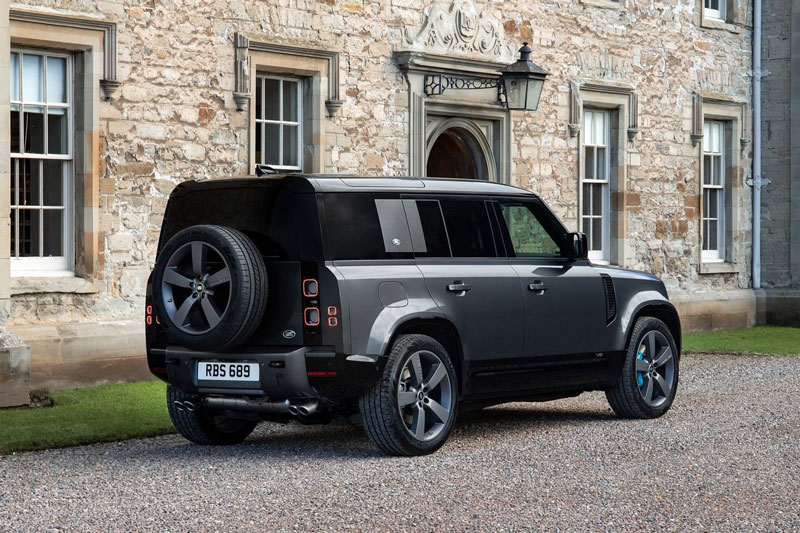 Cận cảnh SUV địa hình Land Rover Defender V8 110 2022, giá hơn 2,3 tỷ đồng