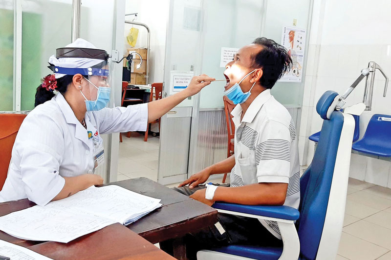 Người tỉnh khác vào Hà Nội khám chữa bệnh cần giấy tờ gì?