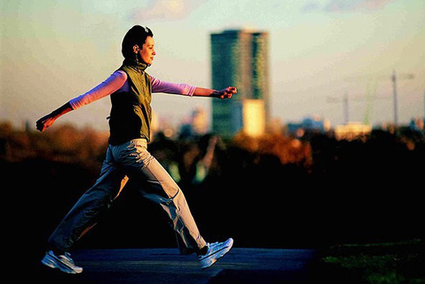 Lợi ích tuyệt vời của việc đi bộ sau khi ăn