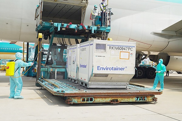 Nỗ lực thông quan nhanh cho doanh nghiệp nhập khẩu thuốc, vaccine và thiết bị y tế