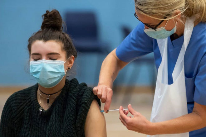 Người đã tiêm chủng nhiễm biến thể Delta có lượng virus cao bằng người chưa tiêm vaccine