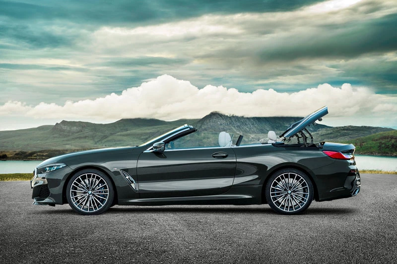 8. BMW 8 Series Convertible 2022.