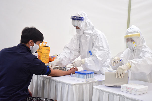 Xét nghiệm trước tiêm vaccine phòng COVID-19 là không bắt buộc
