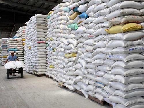 Chính phủ cấp hơn 130.000 tấn gạo cho 24 tỉnh, thành phố để hỗ trợ người dân gặp khó khăn