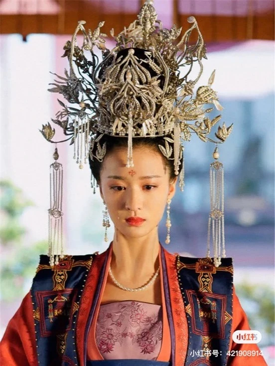 Chiếc mũ đội đầu hoành tráng của Trương Quý phi trong "Thanh Bình Nhạc" liệu có thật sự tồn tại, câu trả lời sẽ  - Ảnh 9.