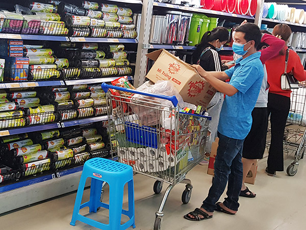 Các trung tâm thương mại, siêu thị, chuỗi cửa hàng tiện lợi trên địa bàn Đà Nẵng sẽ được cấp Thẻ vận chuyển cho nhân viên giao nhận hàng hóa trong thời gian TP thực hiện giãn cách xã hội
