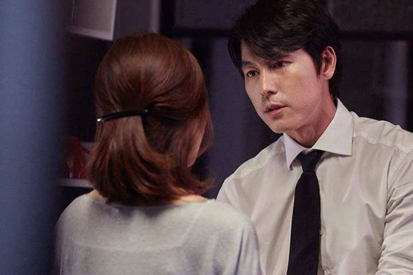 Vì quá cần tiền nên tôi bất đắc dĩ nhờ tình cũ, nào ngờ anh ấy đưa ra điều kiện choáng váng