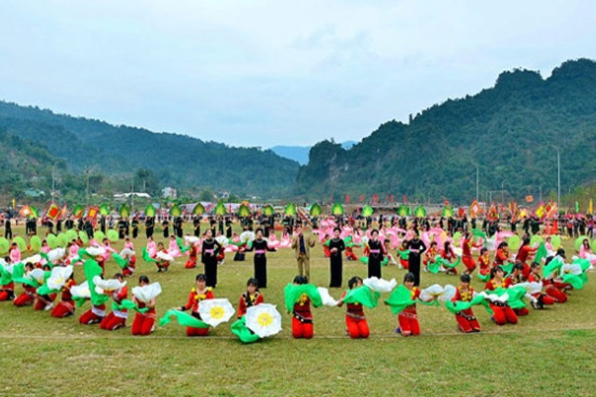 Ưu tiên bảo tồn, phát huy văn hóa truyền thống đồng bào dân tộc thiểu số