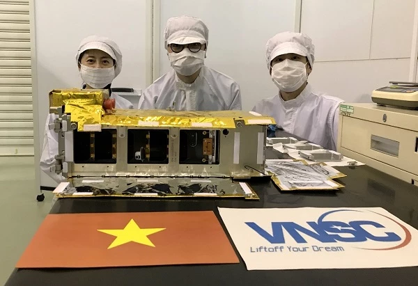 Vệ tinh NanoDragon của Việt Nam chính thức bàn giao cho Nhật Bản ngày 17/8/2021.