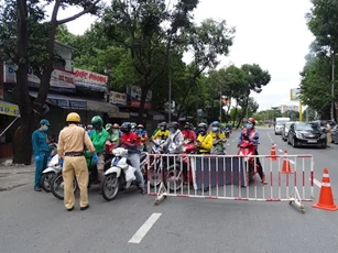 TP Hồ Chí Minh ra văn bản khẩn quy định những đối tượng được phép ra đường từ 0h ngày 23/8