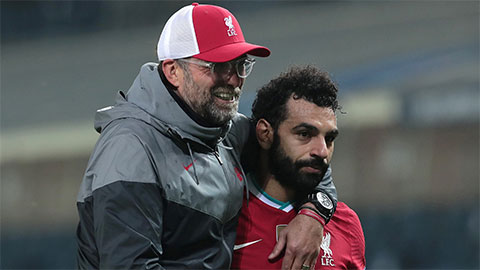 Klopp không lo lắng về khả năng Salah chia tay Liverpool