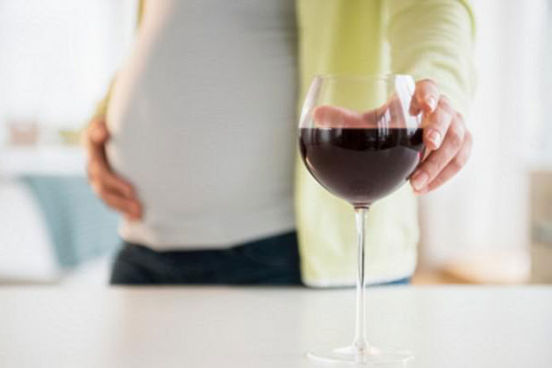 Mẹ uống vài ly rượu khi mang thai làm thay đổi khuôn mặt của con