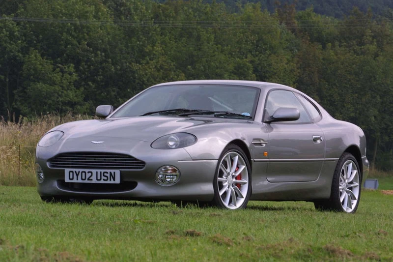 5. Aston Martin DB7 Vantage.