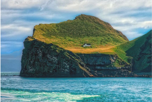 Sự thật về "ngôi nhà cô độc" bí ẩn nhất thế giới, nằm trơ trọi giữa hòn đảo hoang đẹp như tiên cảnh, khác xa với đồn đoán của dân mạng