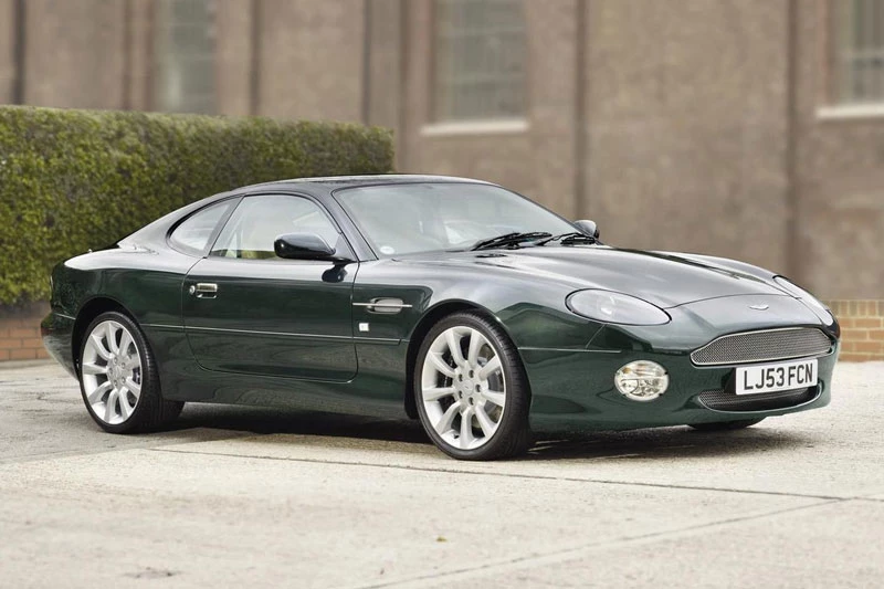 9. Aston Martin DB7.