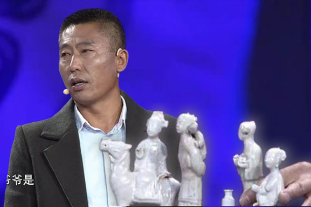 Mang 4 bức tượng đi thẩm định, người đàn ông chưng hửng trước kết luận của chuyên gia: Đồ cổ thật nhưng giá trị ‘xoàng’!