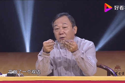 Mang chiếc “lò xo” đi kiểm định, cô gái trẻ bị cả trường quay chê cười - Chuyên gia nghiêm mặt: Ai cười là người nghèo!