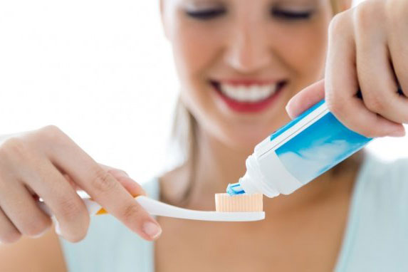 Những thói quen nguy hiểm, cần loại bỏ ngay khi đánh răng