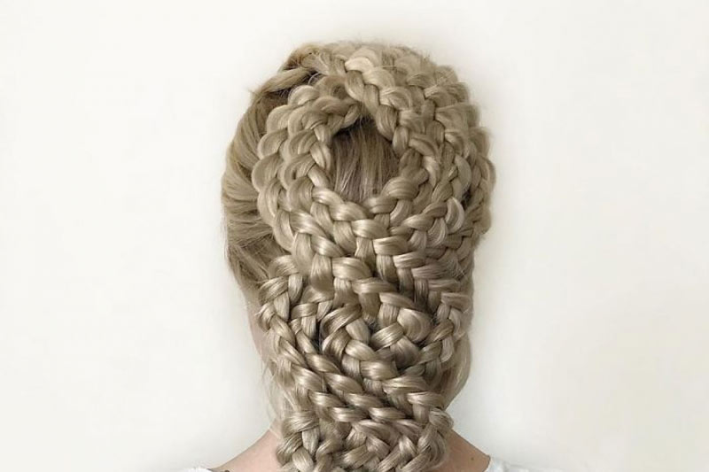 Những kiểu tóc phức tạp thách thức các mẹ có con gái