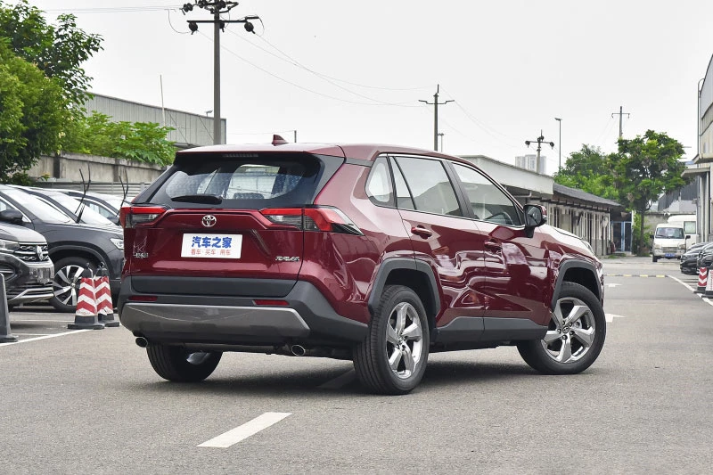 10. Toyota RAV4 (doanh số: 19.874 chiếc).