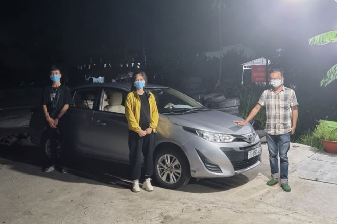 Bắt tài xế dùng xe hoạt động từ thiện để chở thuê người từ vùng dịch về quê