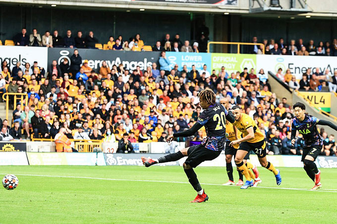 Alli ghi bàn duy nhất, Tottenham giữ mạch toàn thắng