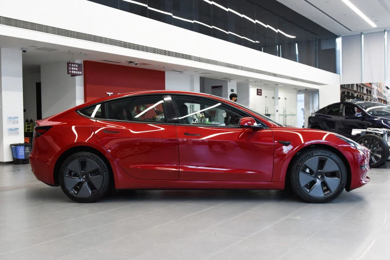 5. Tesla Model 3 (doanh số: 22.614 chiếc).