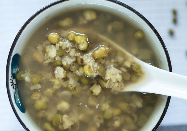 2 "món" tuyệt đối không nên ăn cùng đậu xanh vì dễ tạo thành "độc dược"