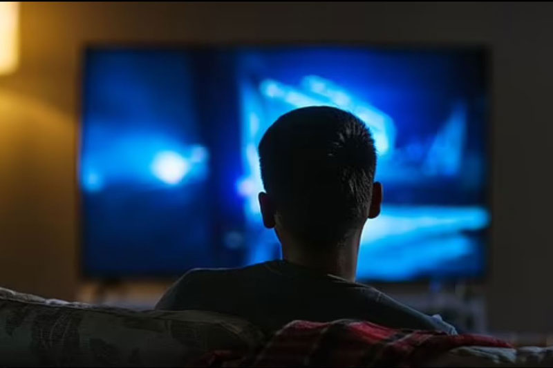 Người xem vô tuyến hơn 8 tiếng mỗi ngày có nguy cơ cao bị đột quỵ